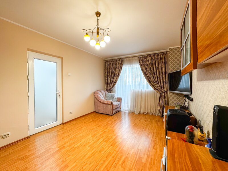 Brancoveanu, apartament 2 camere decomandat bloc 1980, centrala proprie,