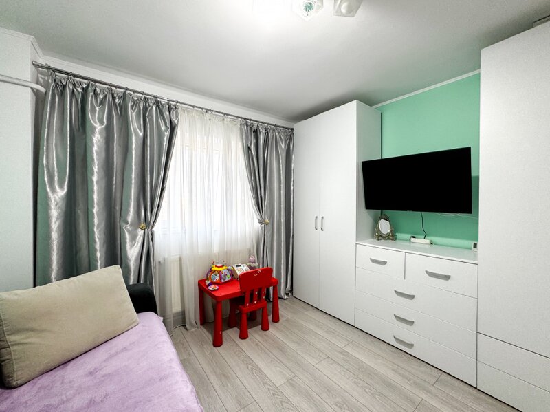 Brancoveanu, apartament 2 camere decomandat bloc 1980, centrala proprie,