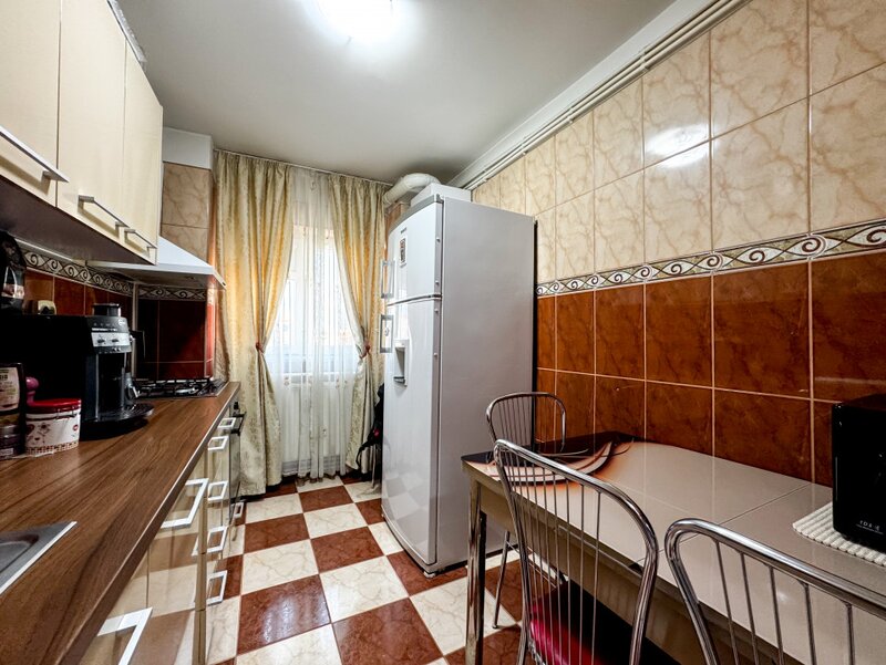 Brancoveanu, apartament 2 camere decomandat bloc 1980, centrala proprie,