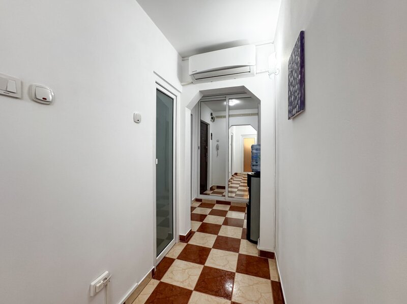 Brancoveanu, apartament 2 camere decomandat bloc 1980, centrala proprie,